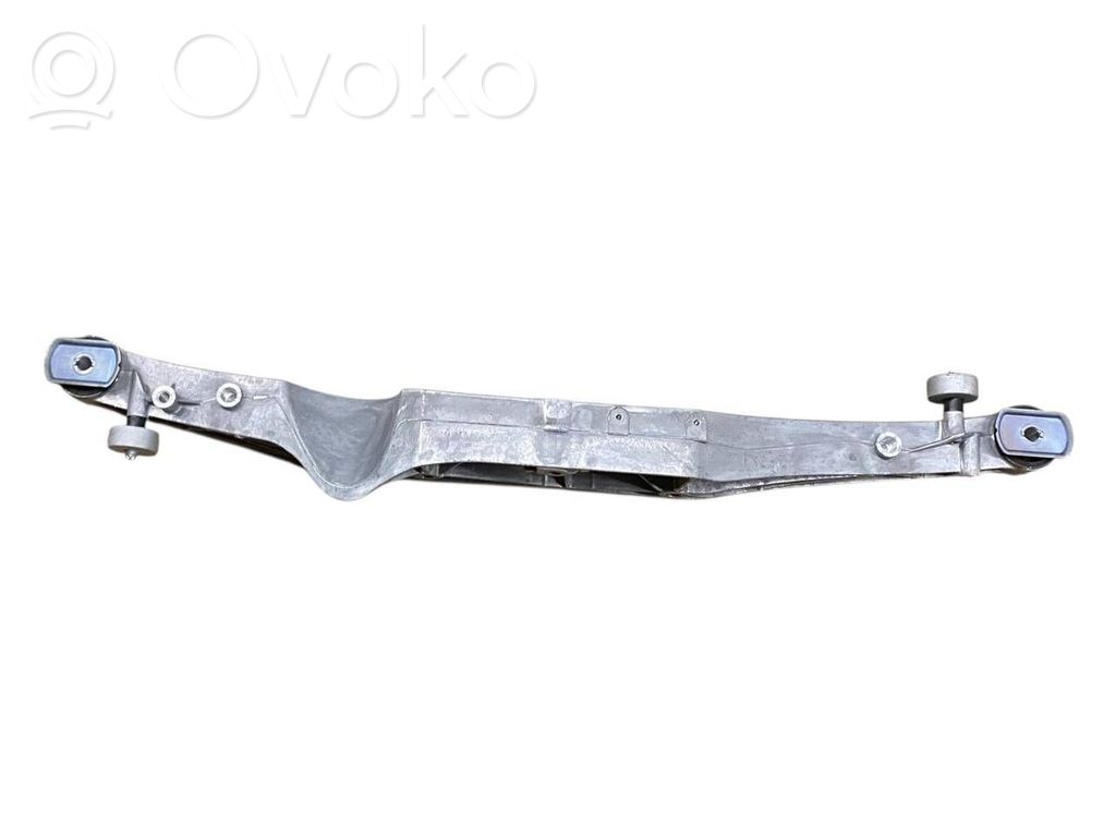 Rear differential/diff mount bracket   6852896,33366852896