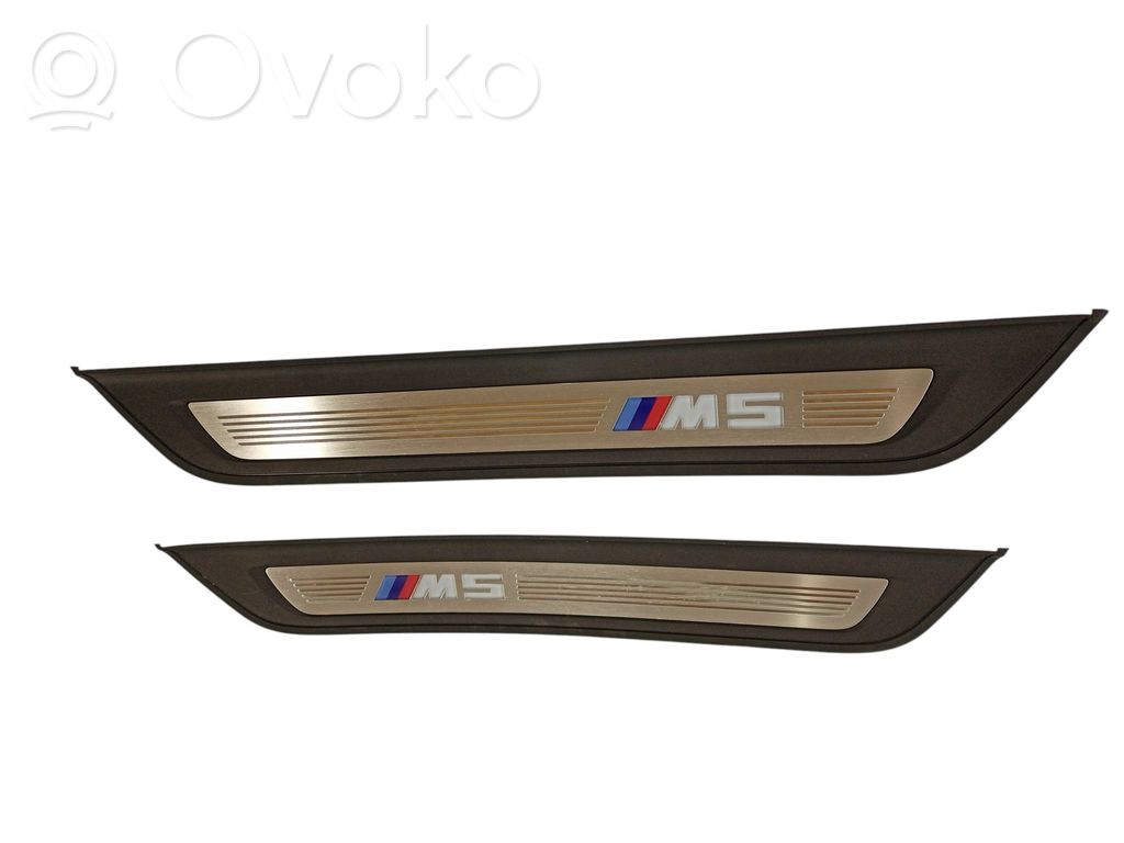 BMW M5 F90 Listwa progowa tylna 