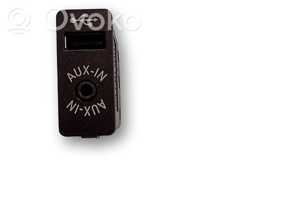 Enchufe conector USB   84109266607,9266607