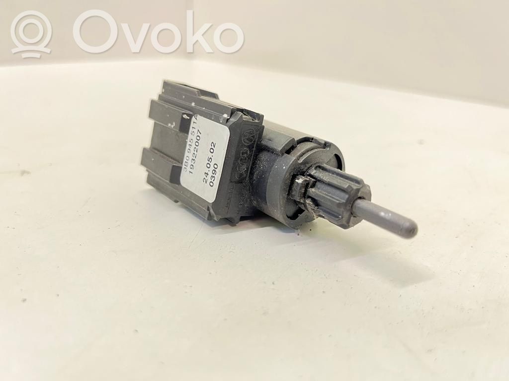 Audi A4 S4 B7 8E 8H Czujnik pedału hamulca / stopu 