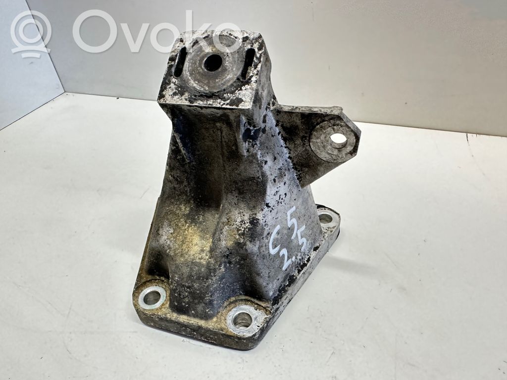 Audi A6 S6 C5 4B Engine mounting bracket 