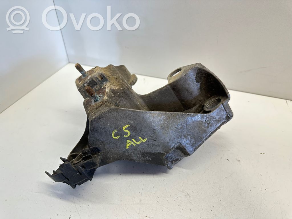 Audi A6 Allroad C5 Engine mounting bracket 