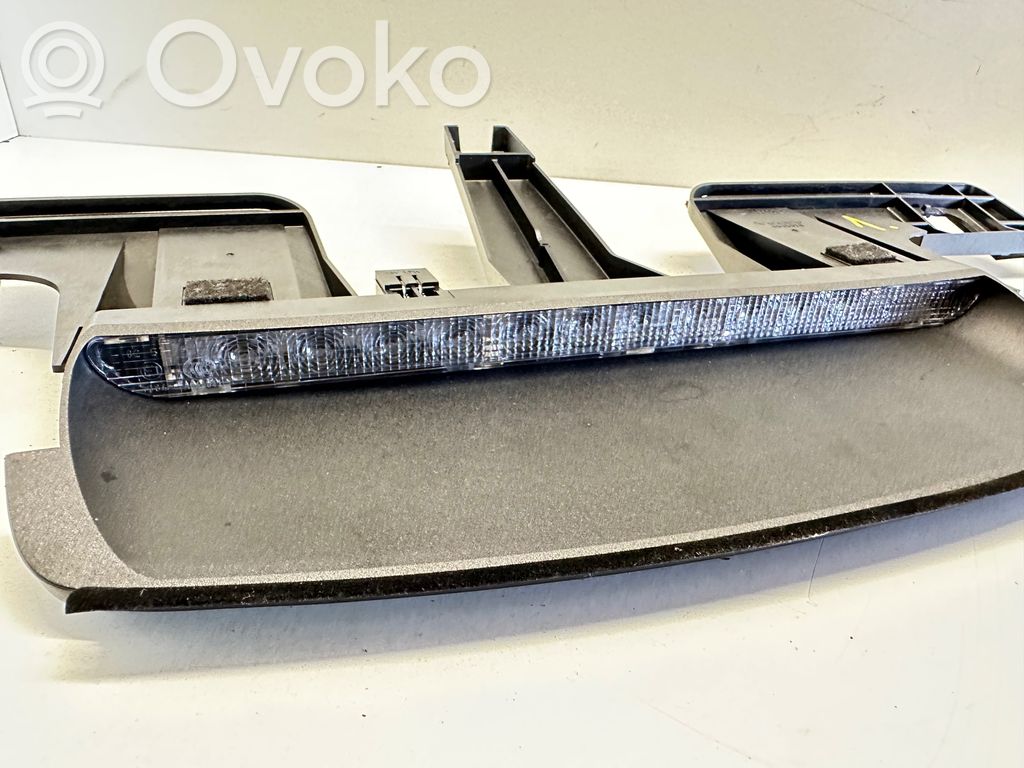 Volvo XC70 Third/center stoplight 