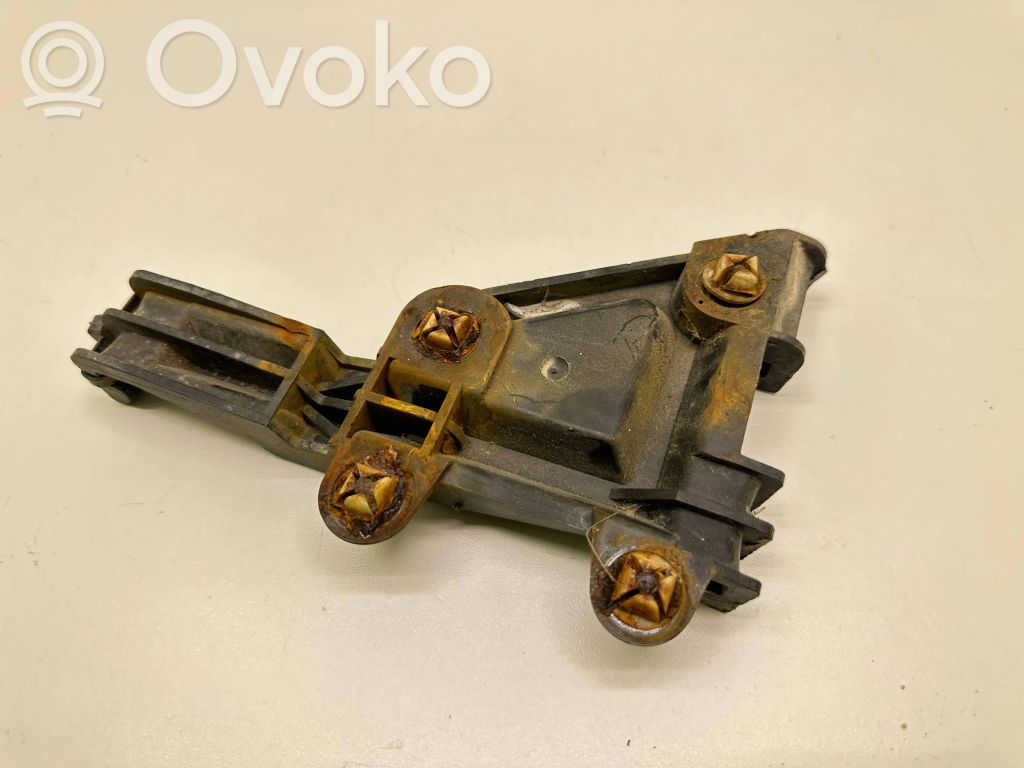 Audi 80 90 S2 B4 Front bumper mounting bracket 