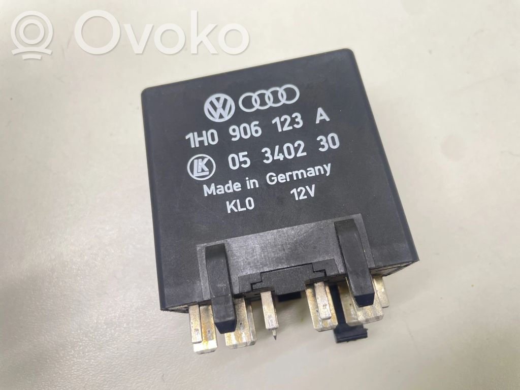 Audi 80 90 S2 B4 Muu rele 