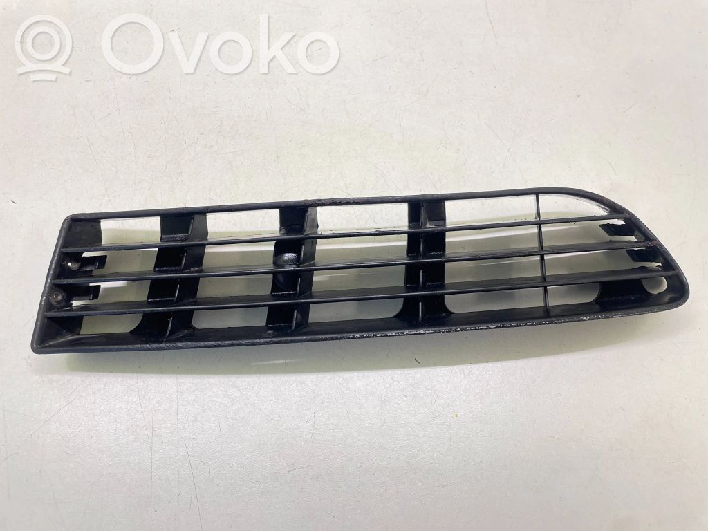 Audi A6 S6 C4 4A Front bumper lower grill 