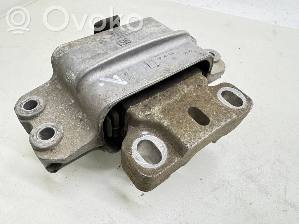 Volkswagen PASSAT B6 Engine mount bracket 