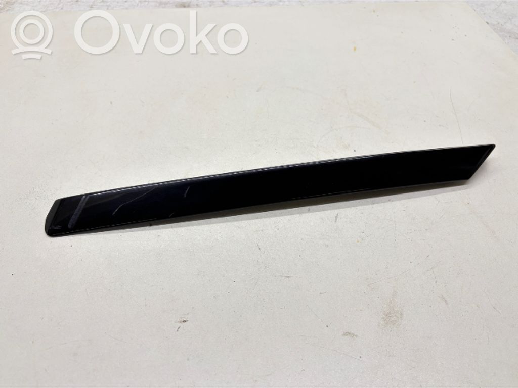 Audi A8 S8 D3 4E Takaoven lasin muotolista 