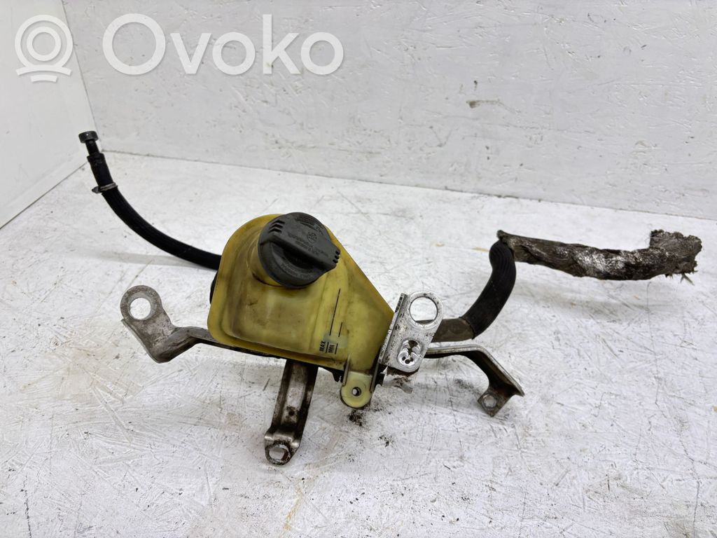 Audi A8 S8 D3 4E Ohjaustehostimen nestesäiliö 