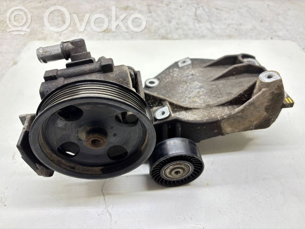Saab 9-5 Generator/alternator bracket 