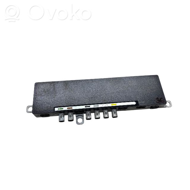 Audi A6 S6 C6 4F Antenos stiprintuvas 