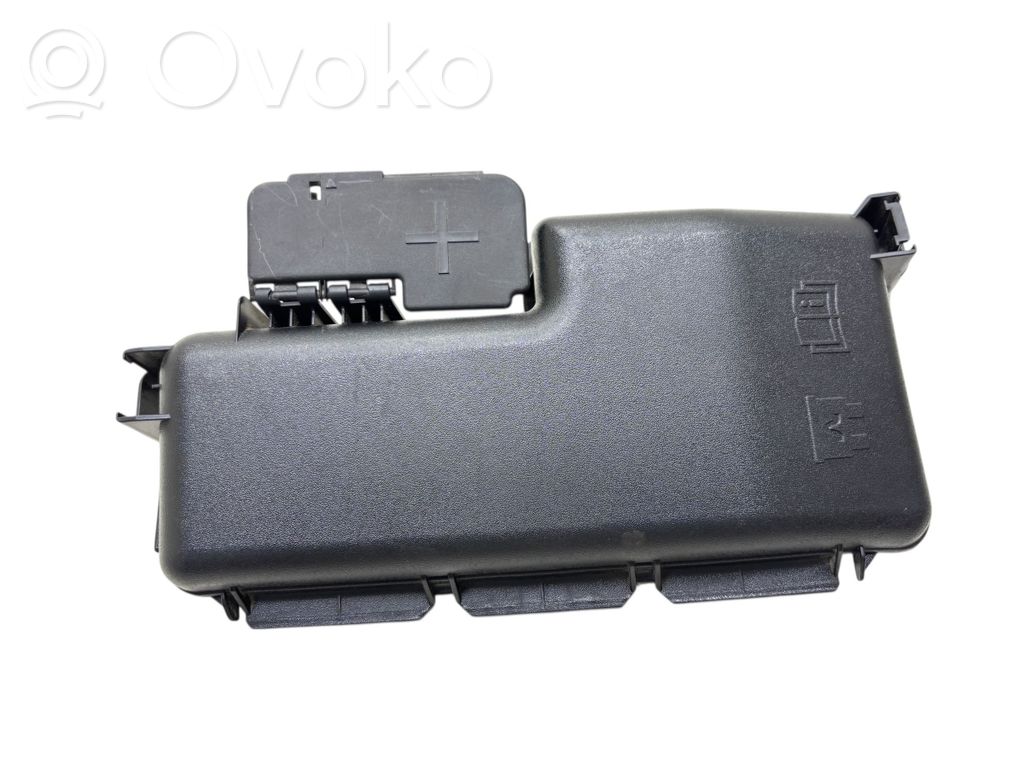 Volvo V70 Tapa de caja de fusibles 