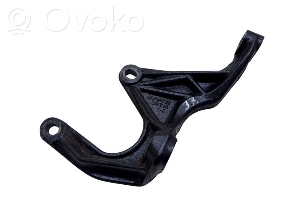 Volvo XC70 Engine mounting bracket 