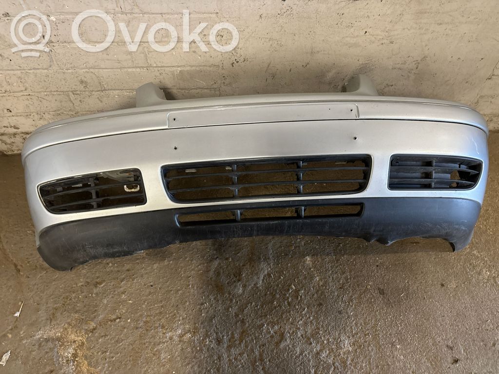 Volkswagen Bora Zderzak przedni 