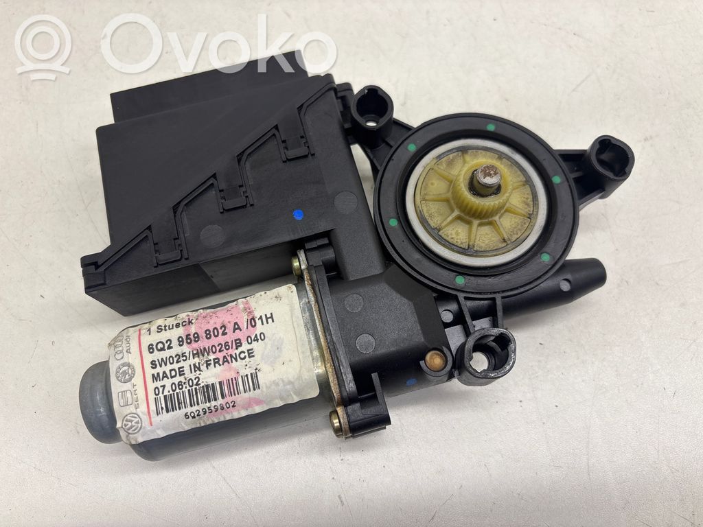 Moteur de lève-vitre de porte avant   6Q2959802A