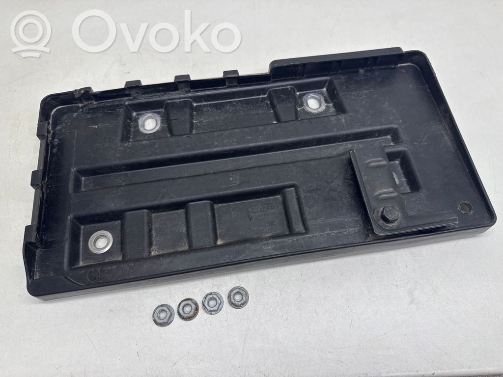 Volkswagen PASSAT B7 Akun alusta 