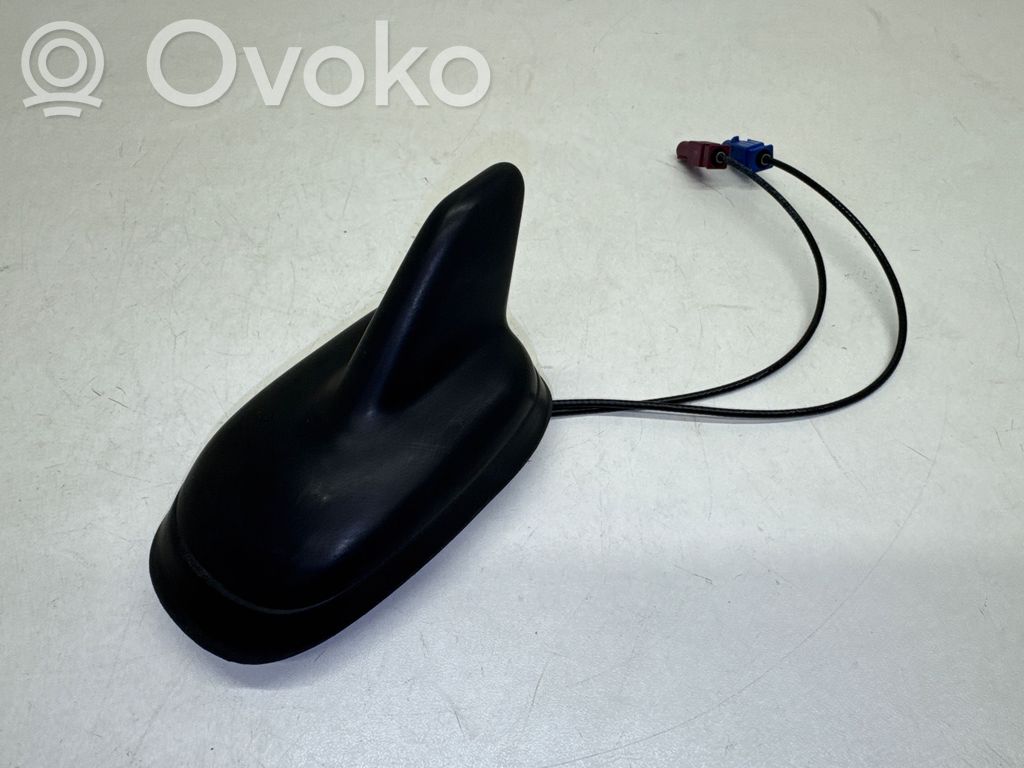 Volkswagen PASSAT B7 Antena radiowa 