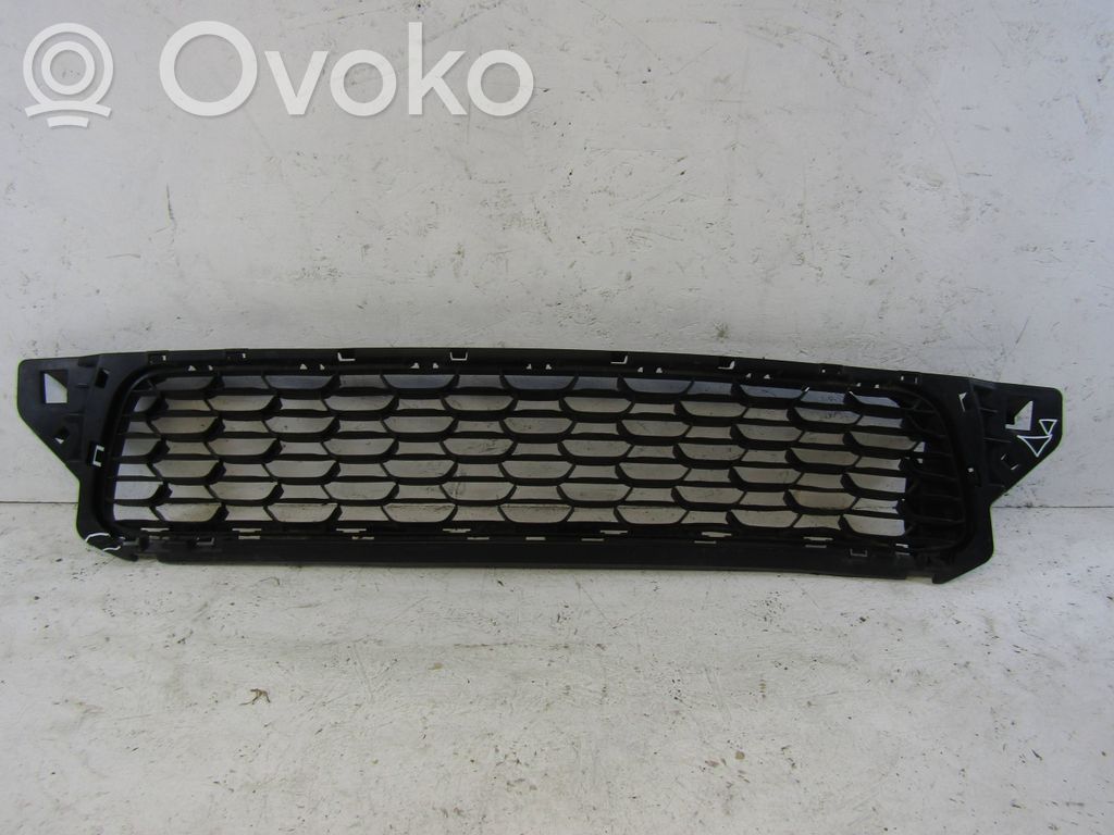 Dacia Duster Front grill 