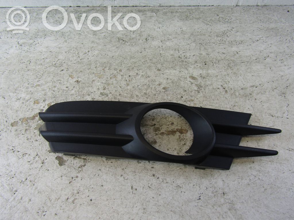 Volkswagen Scirocco Verkleidung Nebelscheinwerfer / Gitter vorne 