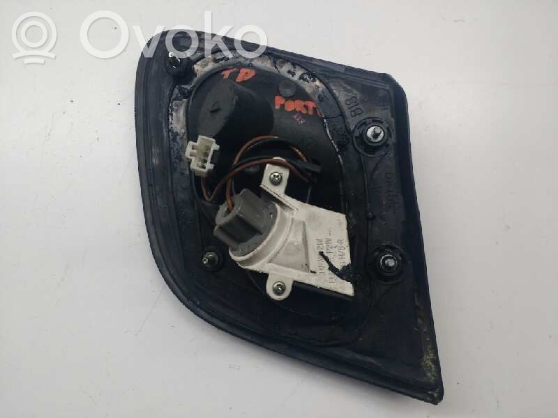 Nissan Almera Third/center stoplight 