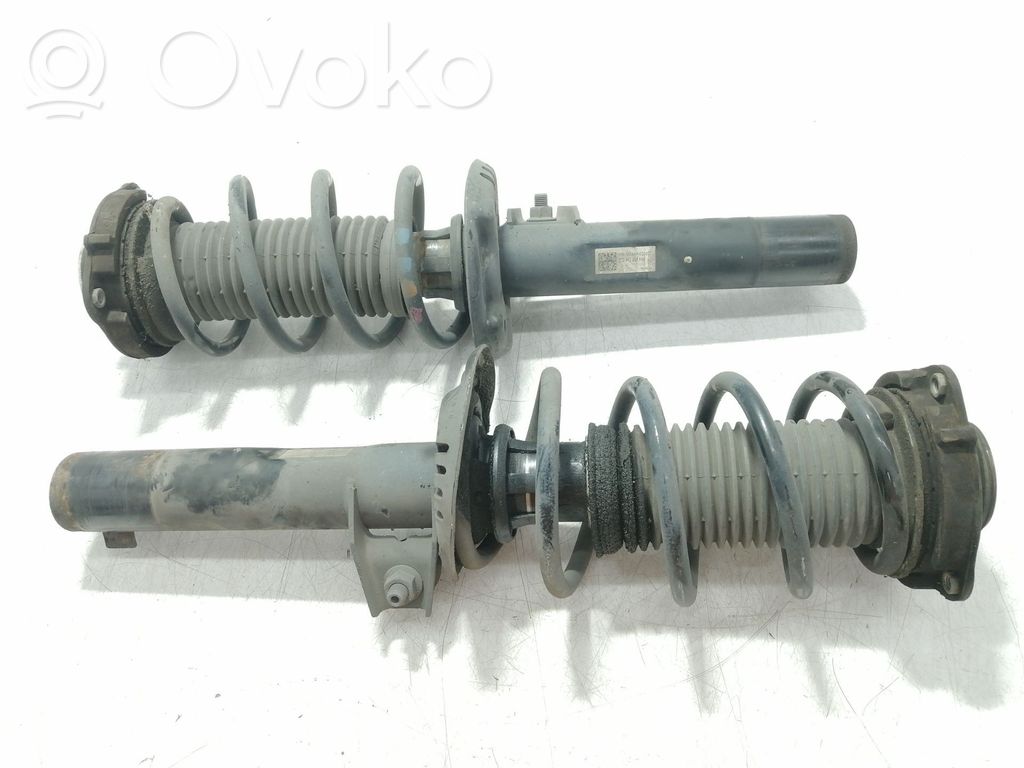 Volkswagen Golf VI Etuiskunvaimennin 
