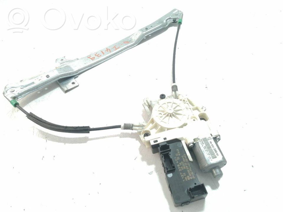 Peugeot 407 Moteur de lève-vitre de porte avant
