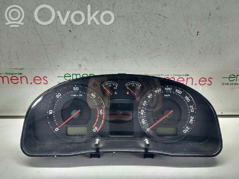 Skoda Superb B5 (3U) Nopeusmittari (mittaristo) 