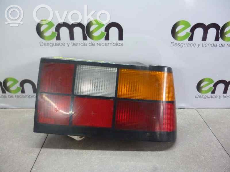 Volvo 440 Feux arrière / postérieurs