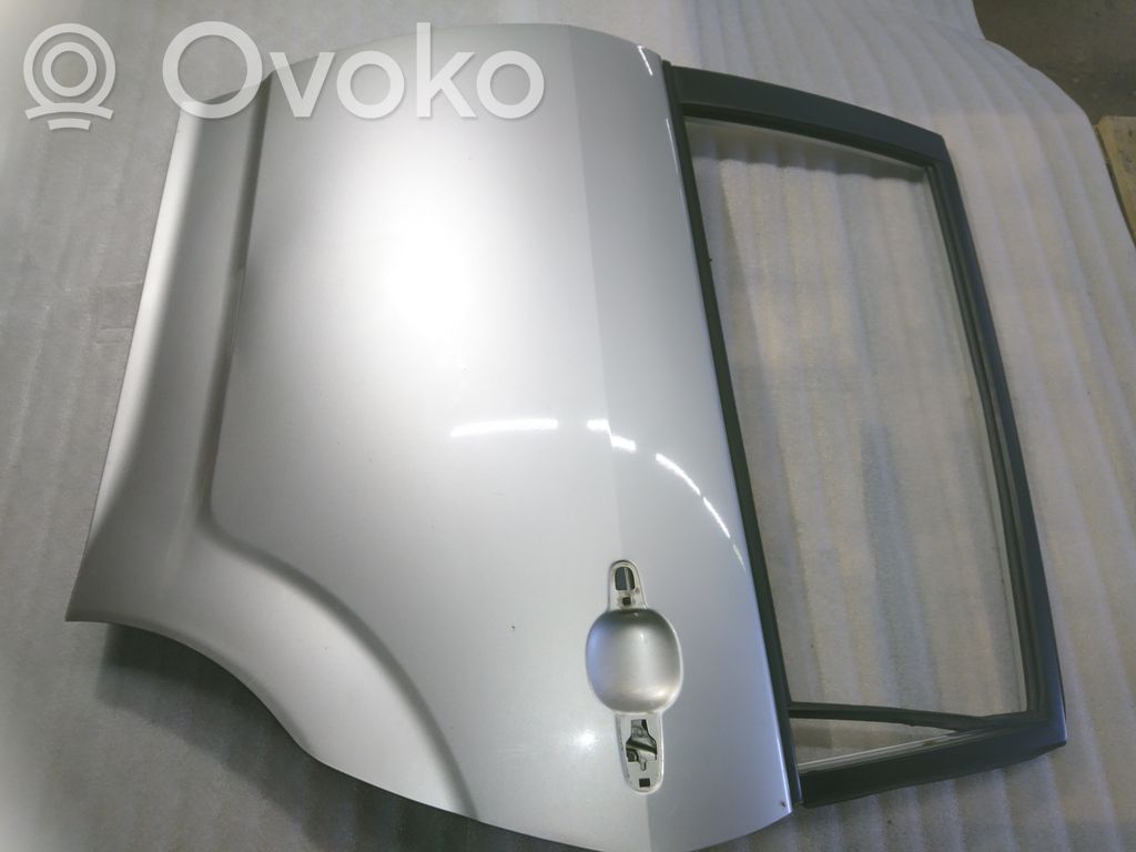 Puerta trasera   670040F010