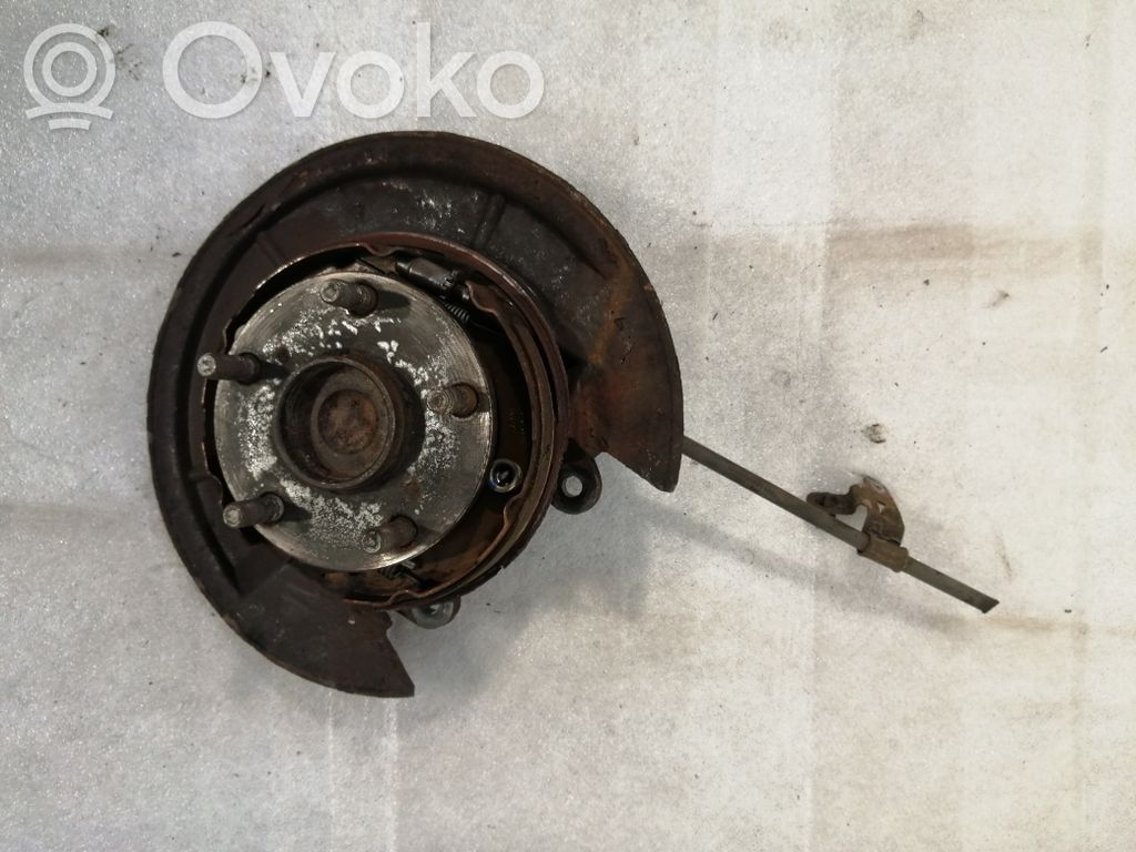 Toyota Corolla Verso AR10 Piasta koła tylnego 