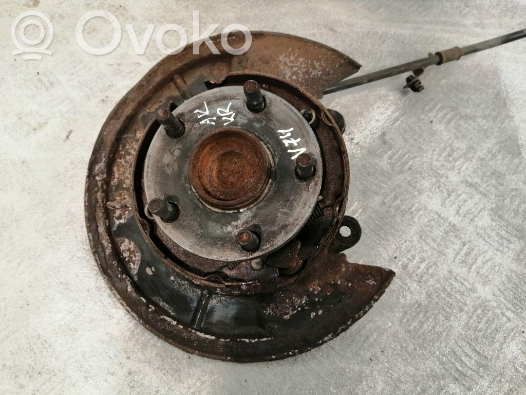Toyota Corolla Verso AR10 Piasta koła tylnego 