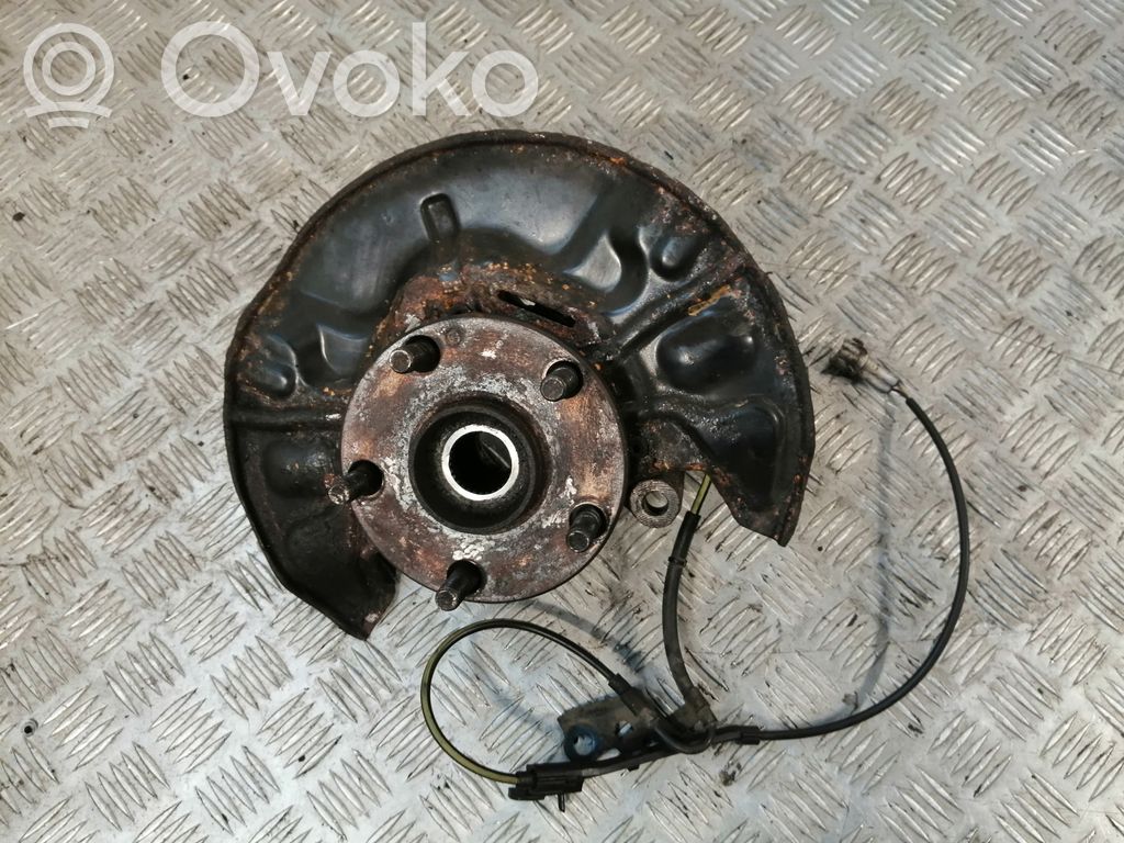 Toyota Corolla Verso AR10 Priekinė stebulė 