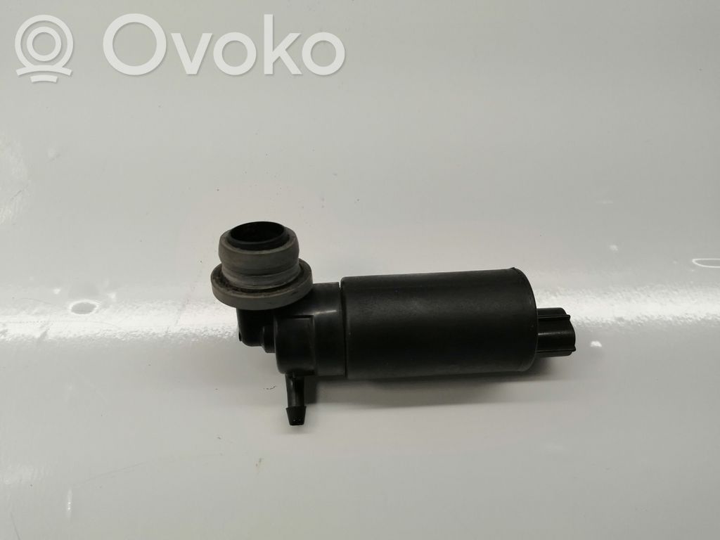 Toyota Avensis T250 Windscreen/windshield washer pump 