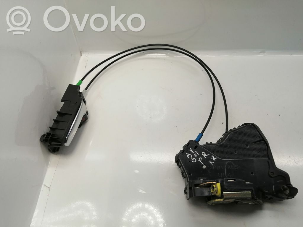 Toyota Avensis T250 Front door lock 