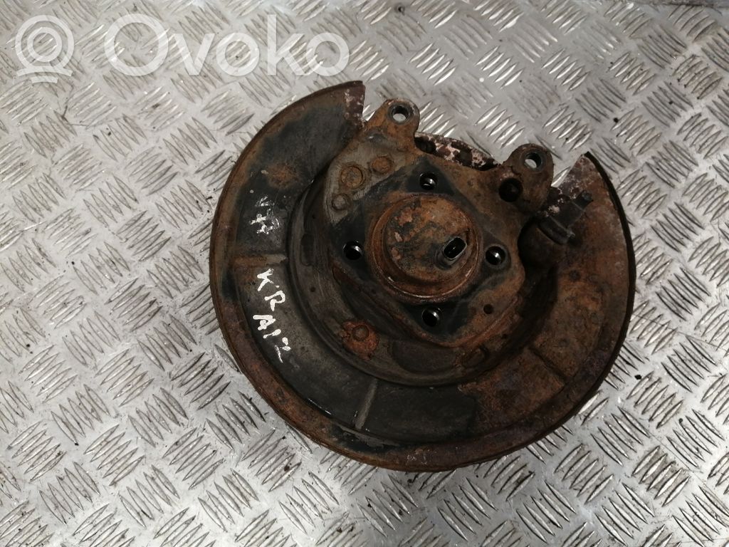 Toyota Corolla Verso AR10 Piasta koła tylnego 