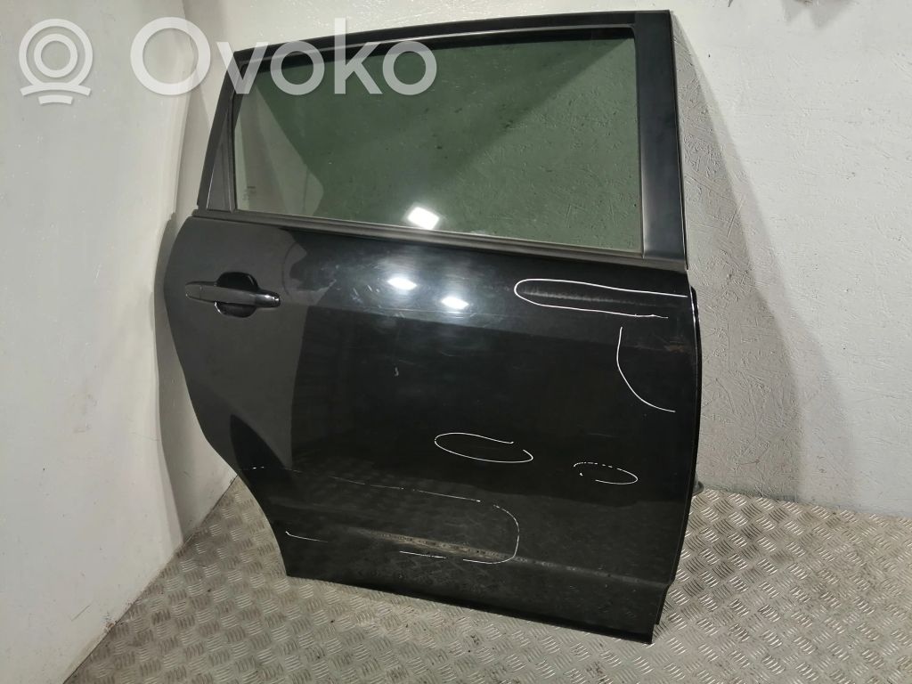 Toyota Corolla Verso AR10 Puerta trasera 