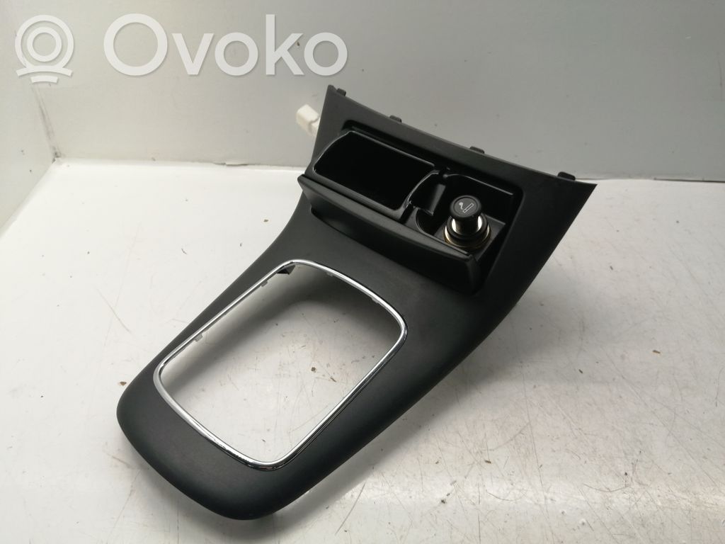 Toyota Avensis T250 Verkleidung Schalthebel (Kunststoff) 