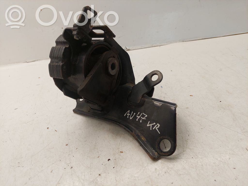 Toyota Avensis T250 Engine mount bracket 