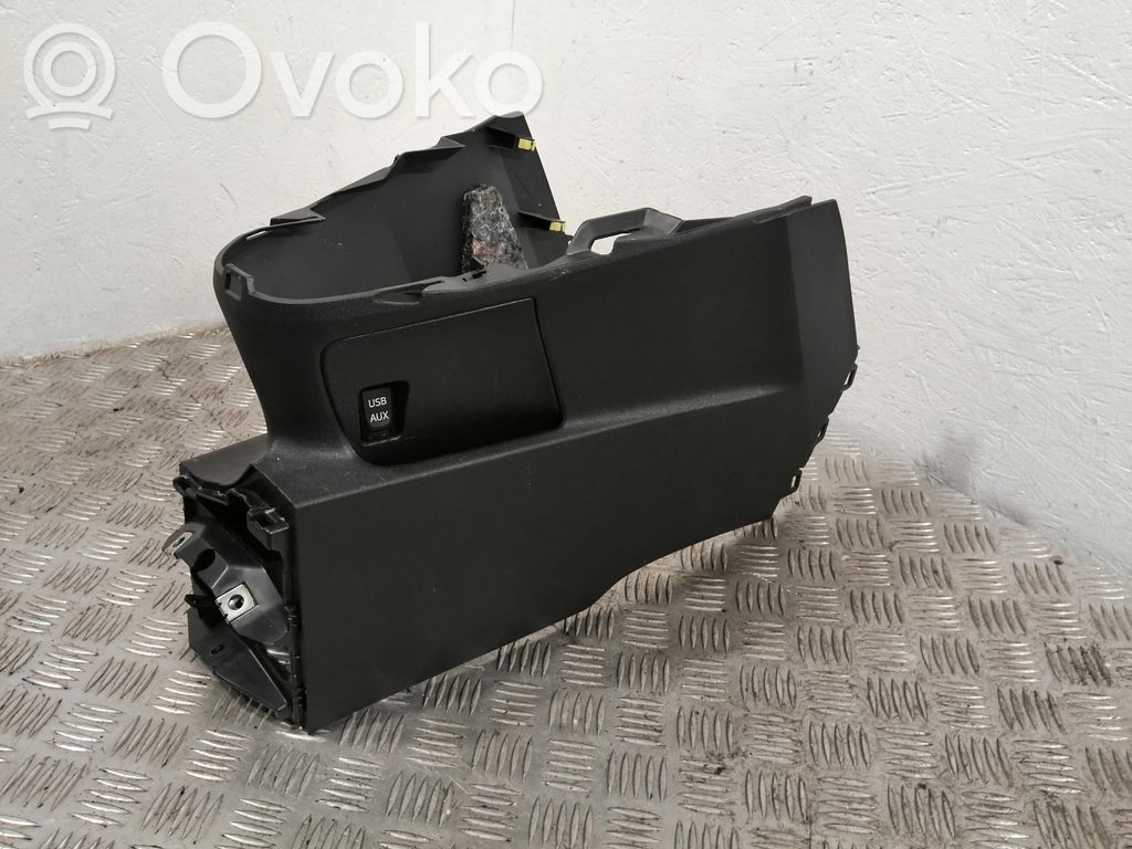 Toyota Verso Center console 