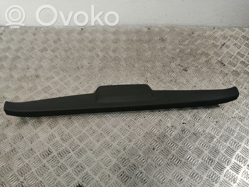 Toyota Verso Tailgate trim 
