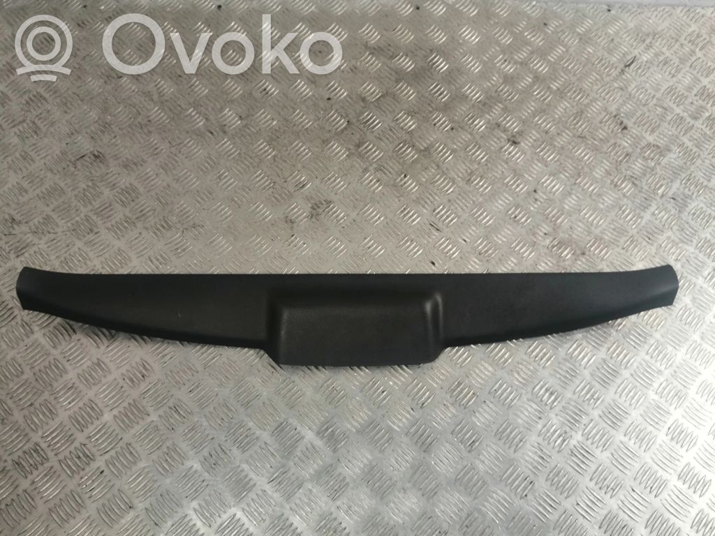 Toyota Verso Tailgate trim 