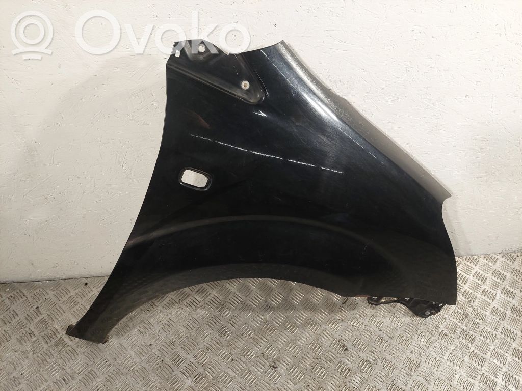 Toyota Corolla Verso AR10 Spārns 