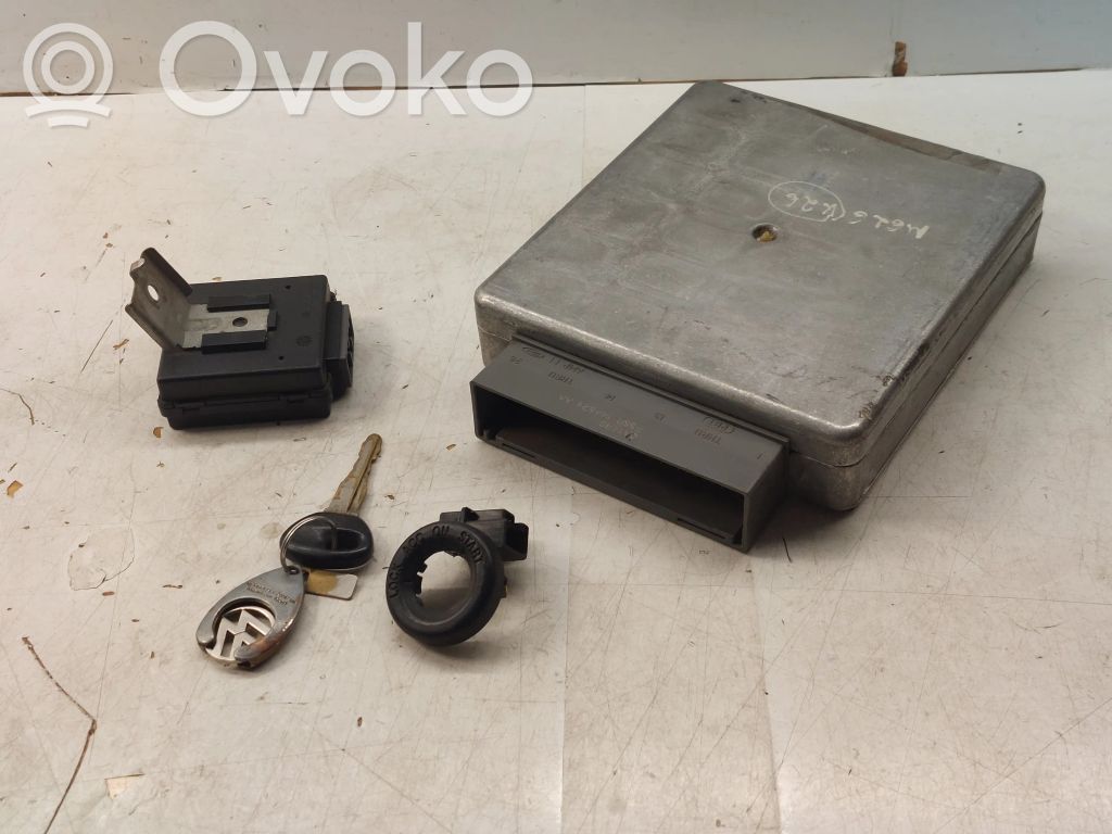 Mazda 626 Komputer / Sterownik ECU i komplet kluczy 