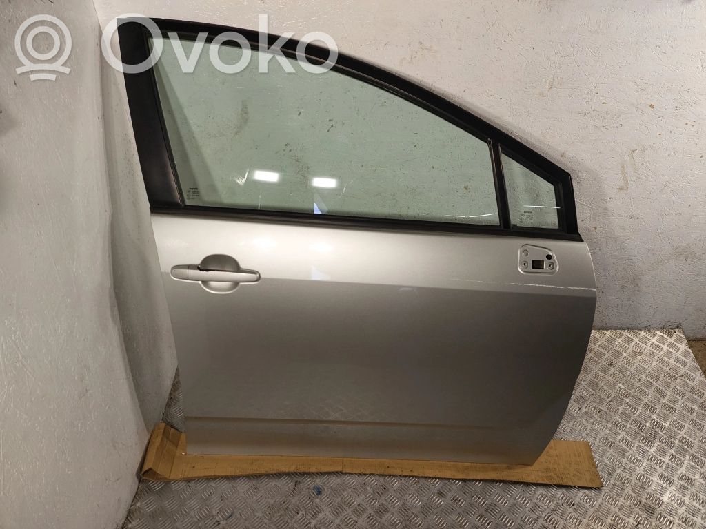 Toyota Corolla Verso AR10 Durvis 