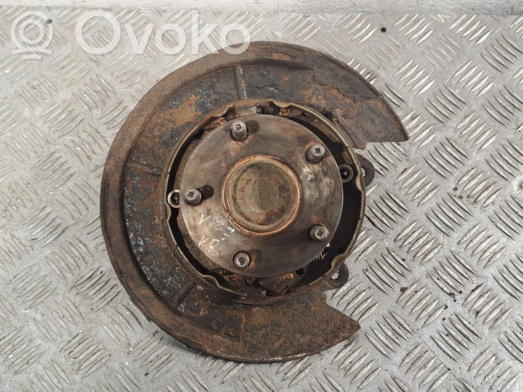 Toyota Corolla Verso AR10 Piasta koła tylnego 