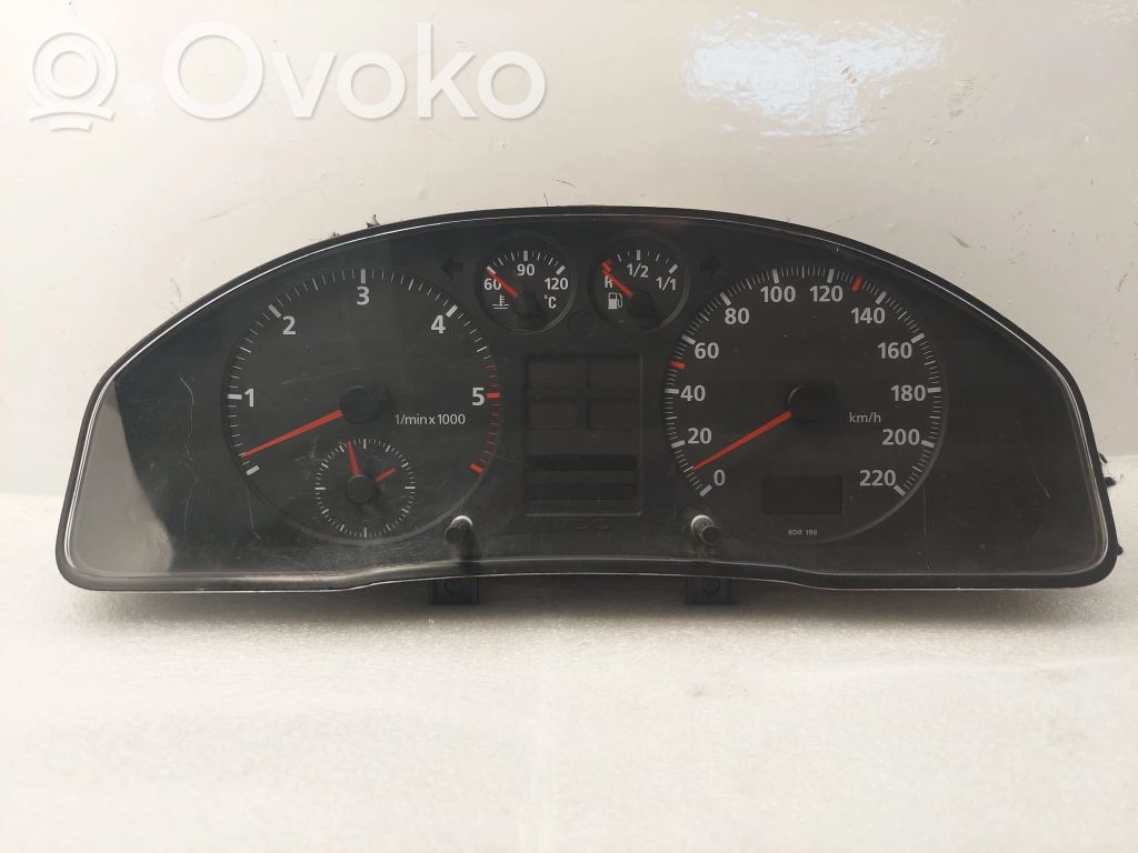 Audi A4 S4 B5 8D Speedometer (instrument cluster) 