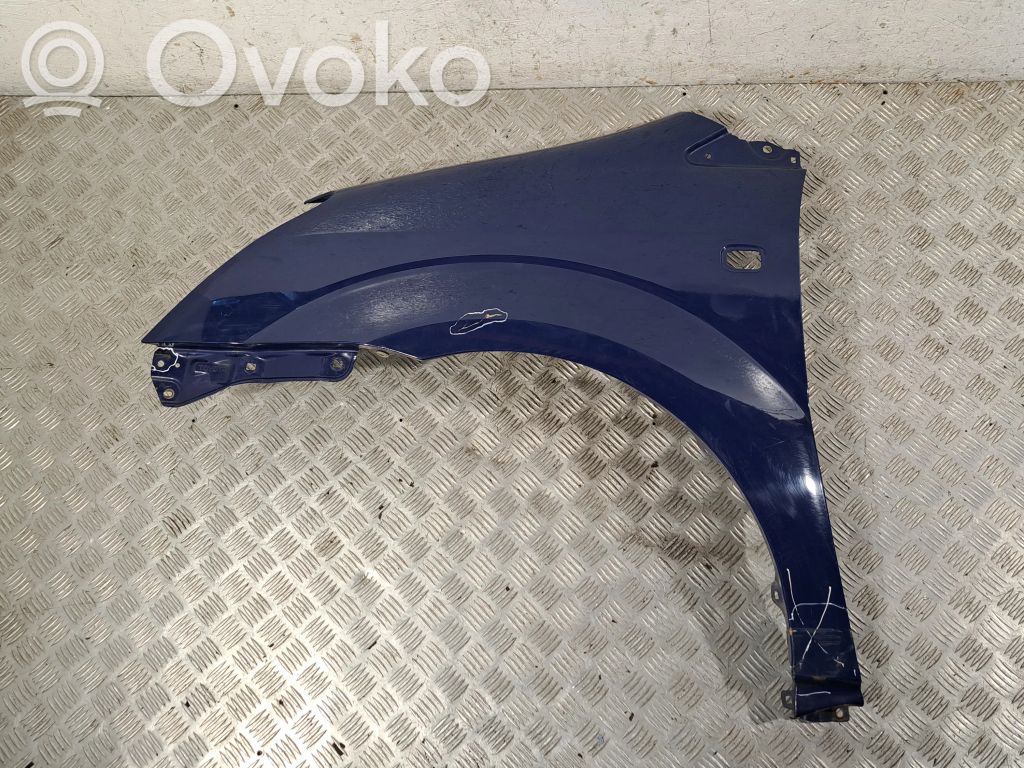 Toyota Corolla Verso AR10 Sparnas 
