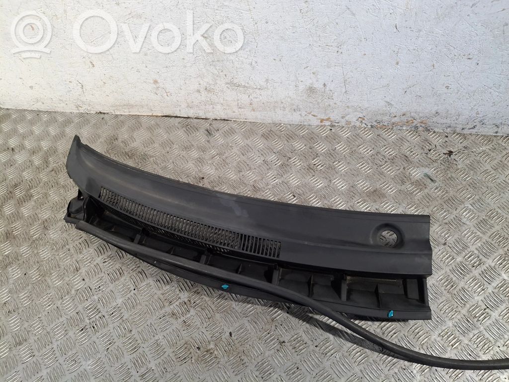 Toyota Auris 150 Windshield trim 