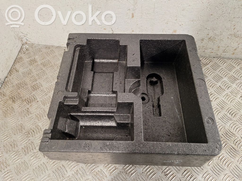 Toyota Auris 150 Tool box 