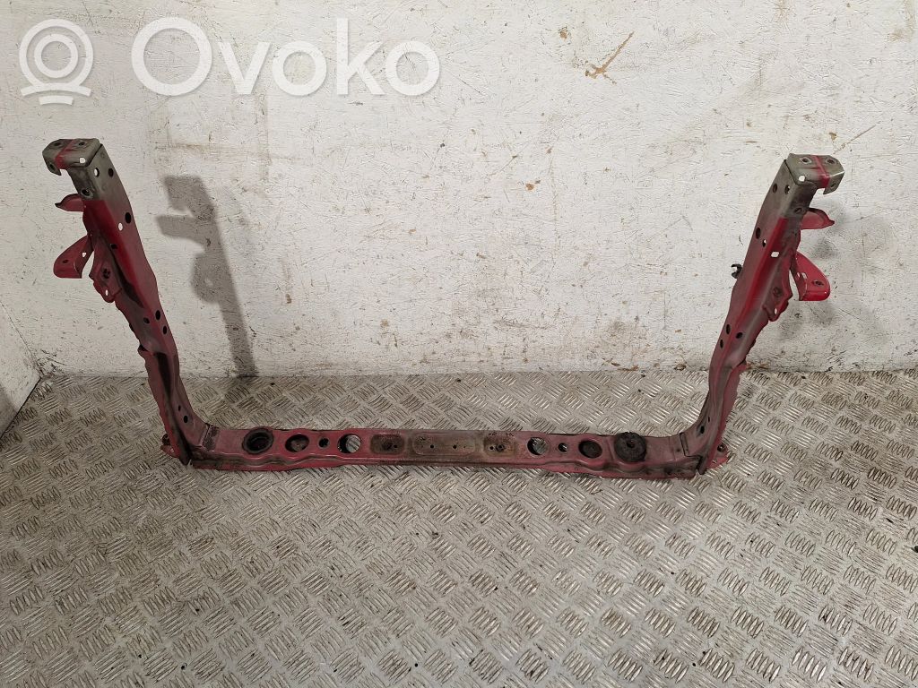 Toyota Auris 150 Pas przedni 